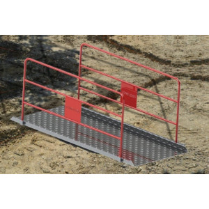 Passerelle de chantier - Passerelle en tôle alu damier pour une adhérence et une sécurité accrue sur chantier et faciliter le transport par sa légèreté.