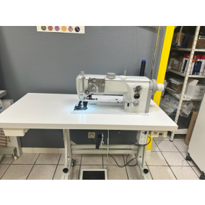 https://www.techni-contact.site/ressources/images/produits/merchandising/piqueuse-industrielle-triple-entrainement-78374259-1.jpg - Vitesse de couture: max. 3000 pts/min