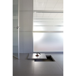 https://www.techni-contact.site/ressources/images/produits/merchandising/plancher-technique-en-ceramique-83116245-1.jpg - A haute résistance