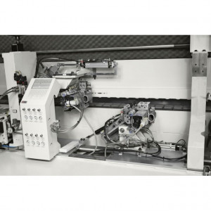 https://www.techni-contact.site/ressources/images/produits/merchandising/plaqueuse-automatique-monolaterale-82541731-1.jpg - Vitesse d'avance m/min : 10 - 20