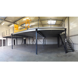 https://www.techni-contact.site/ressources/images/produits/merchandising/plateforme-mezzanine-pour-stockage-67516464-1.jpg - Charge de 250 à 1000 Kg / m2