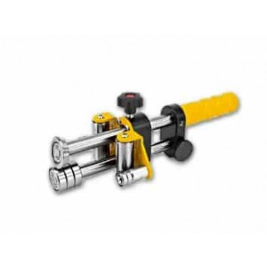 https://www.techni-contact.site/ressources/images/produits/merchandising/plieuse-a-main-simple-colonne-2-rouleaux-de-guidage-hauteur-de-pliage-100-mm-0-a-100-92175777-1.jpg - Dimensions : 250 x 90 x 105mm