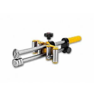 https://www.techni-contact.site/ressources/images/produits/merchandising/plieuse-a-main-simple-colonne-4-rouleaux-de-guidage-hauteur-de-pliage-200-mm-0-a-100-19413231-1.jpg - Dimensions : 350 x 130 x 105mm