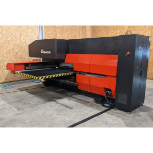 https://www.techni-contact.site/ressources/images/produits/merchandising/poinconneuse-hydraulique-occasion-24671967-1.jpg - Capacité de poinçonnage : 20 tonnes