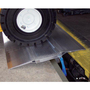 https://www.techni-contact.site/ressources/images/produits/merchandising/pont-de-chargement-amovible-en-aluminium-12573214-1.jpg - Aluminium - Longueur : 550 ou 575 mm - Capacité : 4000 ou 1200 kg/unité
