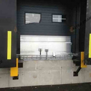 https://www.techni-contact.site/ressources/images/produits/merchandising/pont-de-chargement-type-gbas-14277393-1.jpg - Aluminium - Longueur : 815 ou 1065 mm - Largeur : 2000 mm - Capacité : 5000 kg/unit