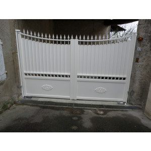 https://www.techni-contact.site/ressources/images/produits/merchandising/portail-battant-en-aluminium-74153176-1.jpg - Plusieurs dimensions/ En aluminium