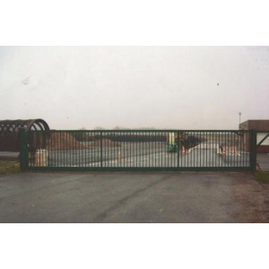 Portail industriel coulissant sur mesure - Une seule ouverture sur mesure
