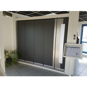 https://www.techni-contact.site/ressources/images/produits/merchandising/porte-de-garage-sectionnelle-refoulement-lateral-manuelle-ou-electrique-51424317-1.jpg - Fonctionnement : Motorisé ou Manuel