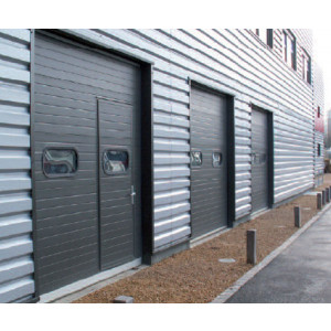 Porte sectionnelle acier isolé 40 mm - Environnement industriel et commercial