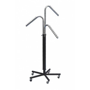 https://www.techni-contact.site/ressources/images/produits/merchandising/porte-vetement-portant-avec-bras-41267544-1.jpg - 3 ou 4 bras - Hauteur ajustable : 885-1800 mm - Roulettes avec freins : Ø.40 mm