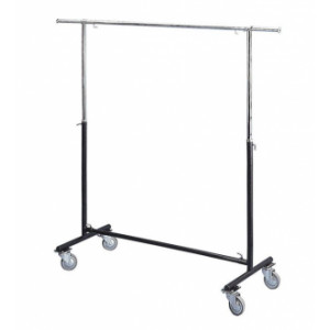 https://www.techni-contact.site/ressources/images/produits/merchandising/porte-vetements-autoportant-avec-roulettes-29442194-1.jpg - Longueur ajustable : 1200-2100 mm - Capacité de charge Max : 60/70 kg - Sur roulettes