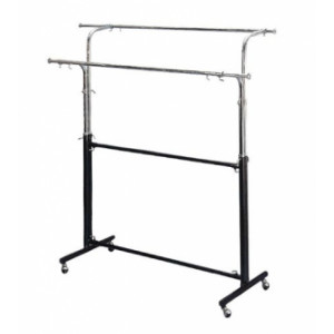 https://www.techni-contact.site/ressources/images/produits/merchandising/porte-vetements-autoportant-double-largeur-avec-roulettes-91191879-1.jpg - Longueur ajustable : 1200-2100 mm - Capacité de charge Max : 60/70 kg - Sur roulettes