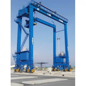 https://www.techni-contact.site/ressources/images/produits/merchandising/portique-conteneur-a-pneu-69325945-1.jpg - Capacité de levage : 35t à 70t