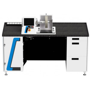 https://www.techni-contact.site/ressources/images/produits/merchandising/poste-sline-confort-c551-34463793-1.jpg - Dimensions (L x l) : 1 710 x 750mm.