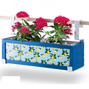 https://www.techni-contact.site/ressources/images/produits/merchandising/pot-de-fleur-suspendu-en-bois-52141152-1.jpg - Dimensions du pot : 42,0 x 15,5 x 13,5 cm