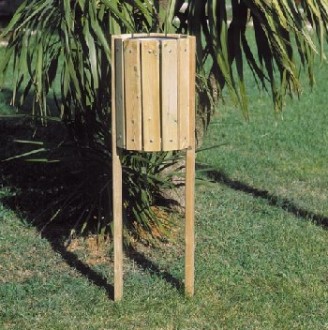 Poubelle ronde en bois 28 Litres - Capacité (L) : 28 - Dimensions corbeille (diamètre x H) : 33 x 48