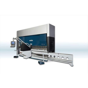 https://www.techni-contact.site/ressources/images/produits/merchandising/presse-plieuse-hydraulique-avec-synchronisation-73967411-1.jpg - Capacité de pliage : 600 à 2200 kN