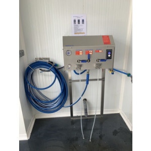 https://www.techni-contact.site/ressources/images/produits/merchandising/pulverisateurs-pneumatiques-ou-electriques-a-mousse-61627741-1.jpg - Centrale murale de nettoyage à moyenne pression de 15 à 25 bars. Avec 1 ou 2 systèmes mousses ou de pulvérisation.