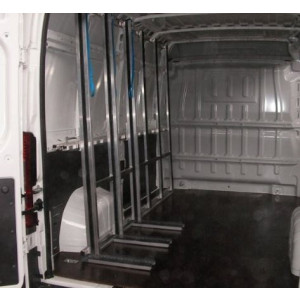 https://www.techni-contact.site/ressources/images/produits/merchandising/pupitre-d-interieur-pour-voiture-utilitaire-83544272-1.jpg - Personnalisable, dimensions sur mesure
