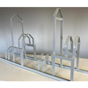 https://www.techni-contact.site/ressources/images/produits/merchandising/rack-a-velos-4-ou-5-places-en-niveaux-decales-78117825-1.jpg - racks à vélos sécurisation 3 points