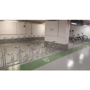 https://www.techni-contact.site/ressources/images/produits/merchandising/racks-velos-22412627-1.jpg - Rack simple alterné haut/bas pour vélos