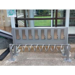 https://www.techni-contact.site/ressources/images/produits/merchandising/range-trottinette-electrique-17441817-1.jpg - Capacité : 8 trottinettes électriques