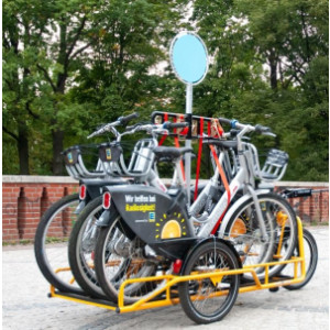 https://www.techni-contact.site/ressources/images/produits/merchandising/remorque-a-velos-pour-velo-4-velos-adultes-54321377-1.jpg - Support jusqu'à 4 vélos adultes