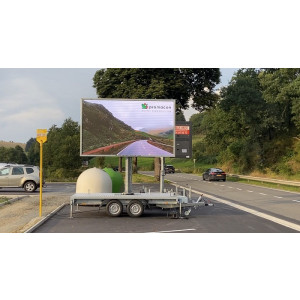https://www.techni-contact.site/ressources/images/produits/merchandising/remorque-avec-ecran-led-12724148-1.jpg - Vente et location - Pitch LED de 2,4,6,8,10 mm