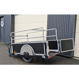 https://www.techni-contact.site/ressources/images/produits/merchandising/remorque-ridelle-85413429-1.jpg - Charge utile : 180 kg - Hauteur utile : 47 cm