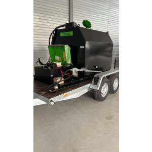 https://www.techni-contact.site/ressources/images/produits/merchandising/repandeuse-de-goudron-bs-2000-15714322-1.jpg -  Moteur - HONDA  , Puissance du moteur - 3,6 kw (4,8 hp.)  ,  Carburant essence - A92 et supérieur.  , Consommation de carburant - 1,4 litres/heures.