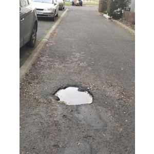 https://www.techni-contact.site/ressources/images/produits/merchandising/reparation-nid-de-poule-54567723-1.jpg - L’enrobé à froid