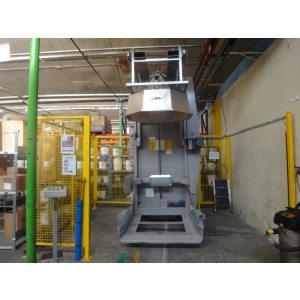 https://www.techni-contact.site/ressources/images/produits/merchandising/retourneur-octabin-55424913-1.jpg - Capacité : environ 300 litres