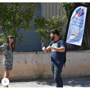 https://www.techni-contact.site/ressources/images/produits/merchandising/sac-a-dos-publicitaire-avec-drapeau-85941229-1.jpg - Dimensions : 50 × 100 cm