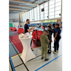 https://www.techni-contact.site/ressources/images/produits/merchandising/sensibilisation-et-animation-a-la-trottinette-electrique-glob-trotteur-28437711-1.jpg - Atelier de prévention et de prise en main à a trottinette électrique