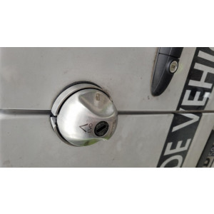 https://www.techni-contact.site/ressources/images/produits/merchandising/serrure-pour-vehicule-utilitaire-97314273-1.jpg - Serrures de sécurité pour sécuriser les fourgons contre le vol