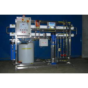 https://www.techni-contact.site/ressources/images/produits/merchandising/systeme-d-osmose-inverse-77797593-1.jpg - Ensemble complets