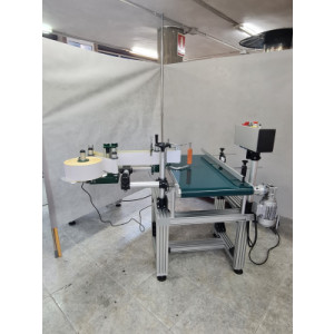 https://www.techni-contact.site/ressources/images/produits/merchandising/systeme-de-pose-modulaire-pour-etiquettes-en-angle-67943595-1.jpg - Vitesse de pose : jusqu’à 30 m/min