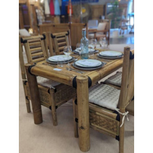 https://www.techni-contact.site/ressources/images/produits/merchandising/table-a-manger-en-bambou-capacite-2-a-6-personnes-42694927-1.jpg - Capacité 2 à 6 personnes