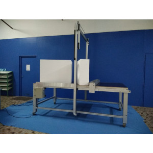 https://www.techni-contact.site/ressources/images/produits/merchandising/table-de-decoupe-au-fil-chaud-92233748-1.jpg - Longueur de la table (mm) : 1400-2600-3000