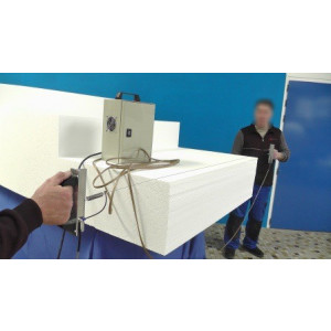 https://www.techni-contact.site/ressources/images/produits/merchandising/table-de-decoupe-au-fil-chaud-manuelle-24977327-1.jpg - Capacité de coupe : De 200 mm à 1500 mm