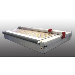 https://www.techni-contact.site/ressources/images/produits/merchandising/table-de-decoupe-numerique-grand-format-jusqu-a-5345-mm-x-7400-mm-51719217-1.jpg - Jusqu'à 5345 mm x 7400 mm