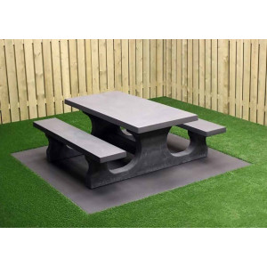 https://www.techni-contact.site/ressources/images/produits/merchandising/table-pique-nique-en-beton-23414211-1.jpg - Hauteur d'assise : 49.7 cm - Dimensions plateau : 180 x 90 cm – Béton naturel ou Béton anthracite