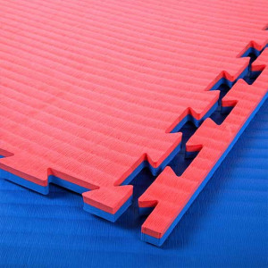 https://www.techni-contact.site/ressources/images/produits/merchandising/tapis-puzzle-karate-taekwondo-boxe-73747351-1.jpg - Tapis Puzzle 100 x 100 cm en épaisseur 2cm ou 4cm. Idéal pour Arts Martiaux