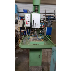 https://www.techni-contact.site/ressources/images/produits/merchandising/taraudeuse-pour-professionnels-22433262-1.jpg - Vitesse de broche : 140-900 tr/min