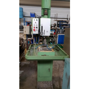https://www.techni-contact.site/ressources/images/produits/merchandising/taraudeuse-professionnelle-58993311-1.jpg - Vitesse de broche : 140-900 tr/min