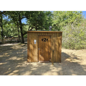 https://www.techni-contact.site/ressources/images/produits/merchandising/toilette-autonome-sans-eau-accessible-pmr-longueur-1-95-m-x-largeur-2-50-m-77336171-1.jpg - Longueur : 1,95 m x Largeur : 2,50 m