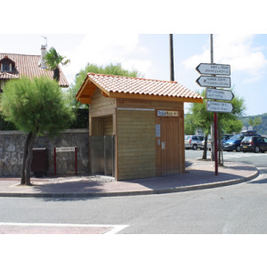 Toilette public avec 3 urinoirs - Modèles Extérieurs PMR LU500