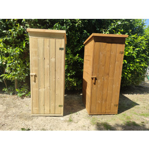 https://www.techni-contact.site/ressources/images/produits/merchandising/toilette-seche-zahira-livree-monte-pin-massif-toit-plat-petit-prix-49117494-1.jpg - La toilette sèche est confortable, hygiénique et peut être utilisée n’importe où. Simple, autonome et durable, une solution propre.