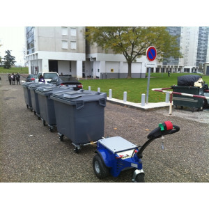 Tracteur électrique pour container poubelle - Capacité de traction jusqu'à 2000 kg sur plat